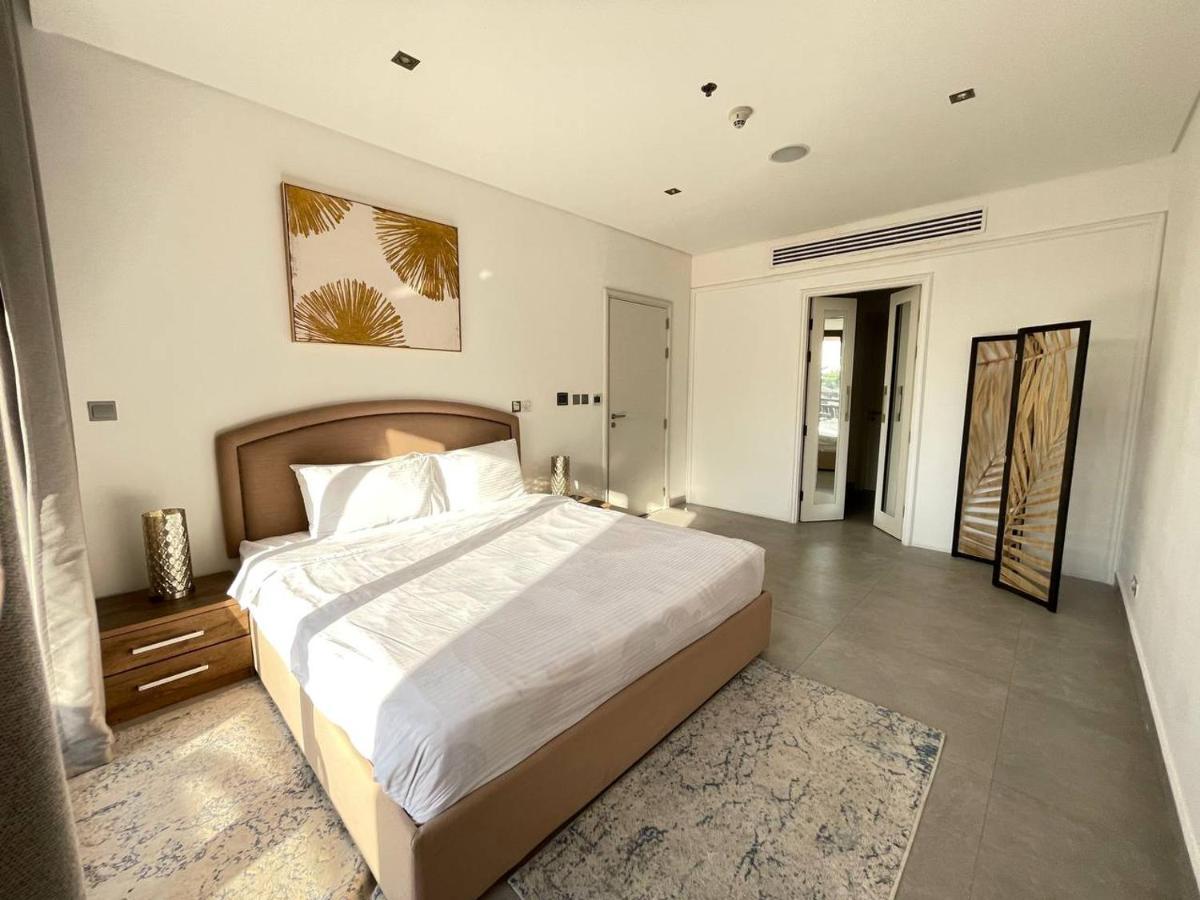 Signature Living Resort Apartments With Private Beach And Laguna Pool , Palm Jumeirah Dubai Exterior photo